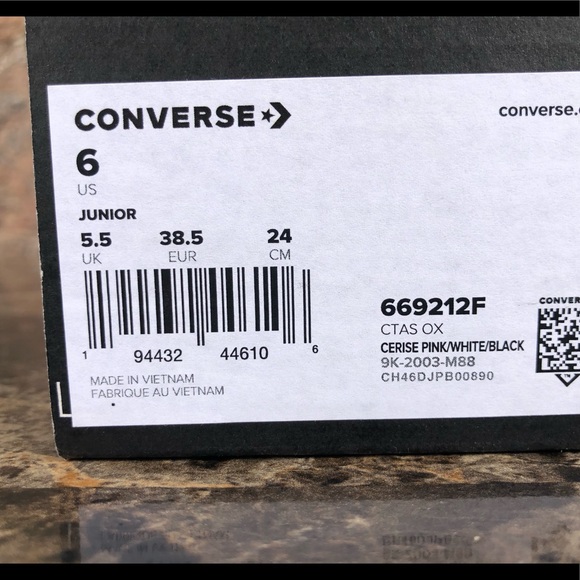 Converse Chuck Taylor All Star Tie-Dye Low Sneaker - Picture 10 of 11